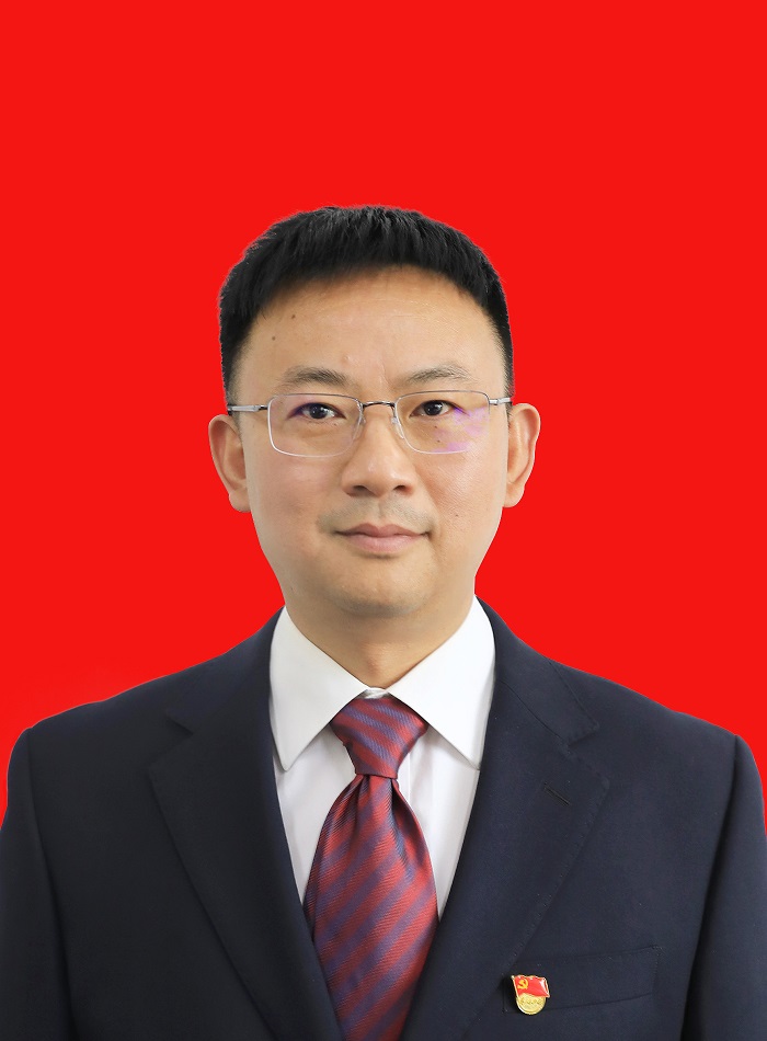 公司黨委委員、總會計師劉多襲